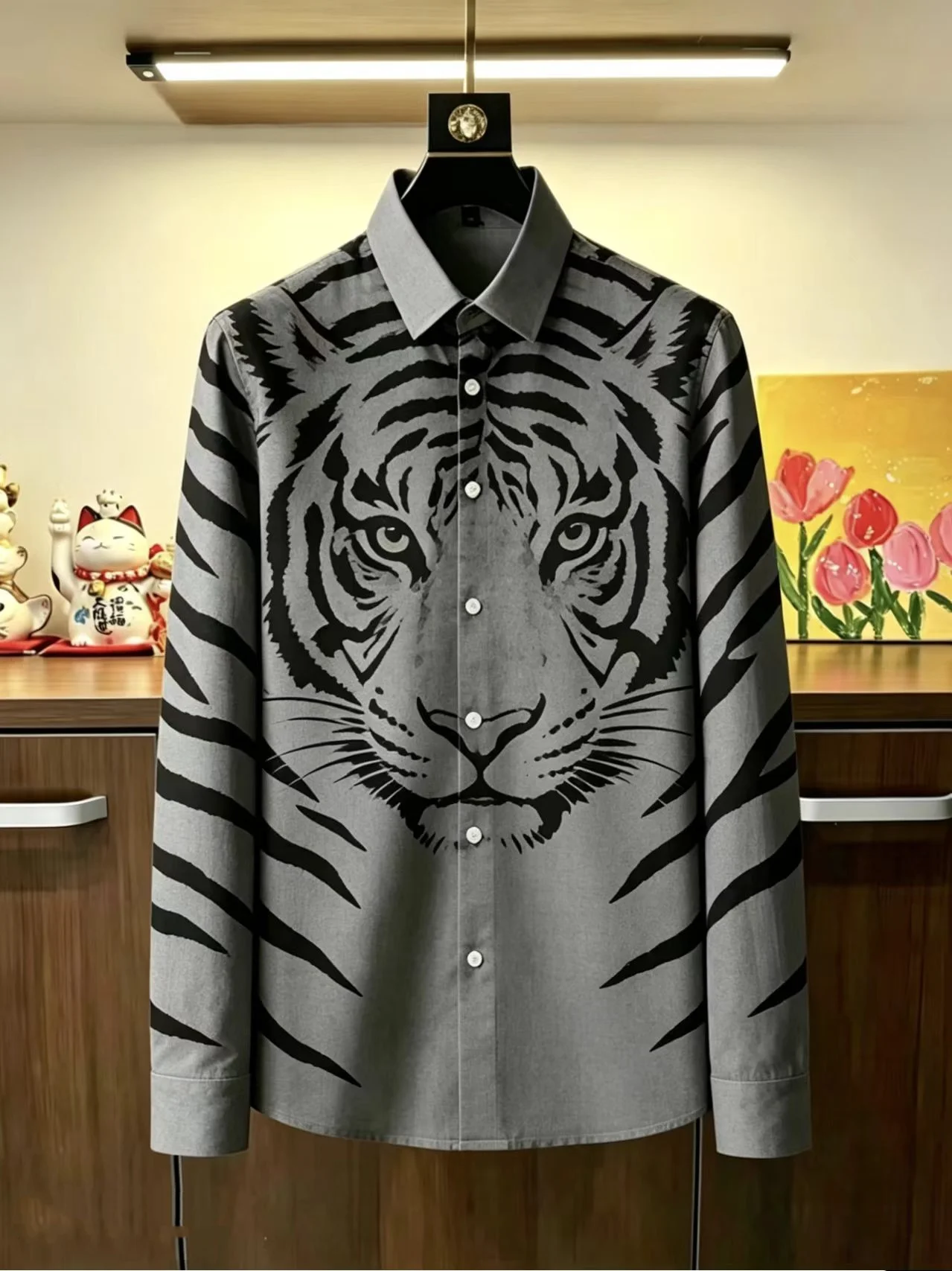 Men's Fashionable Long Sleeved Shirt With Black Tiger Pattern 3D Printed Lapel Button Up Shirt  Luxurious Streetwear Casual Shir