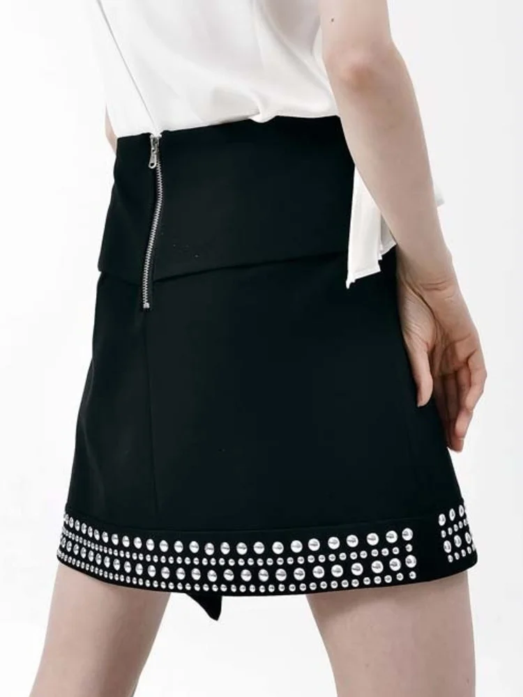 DEAT Fashion Women\'s Rivet Beads Skirt High Waist A-line Slim Irregular Zipper streetwear Mini Skirts Summer 2024 New 19F-a211