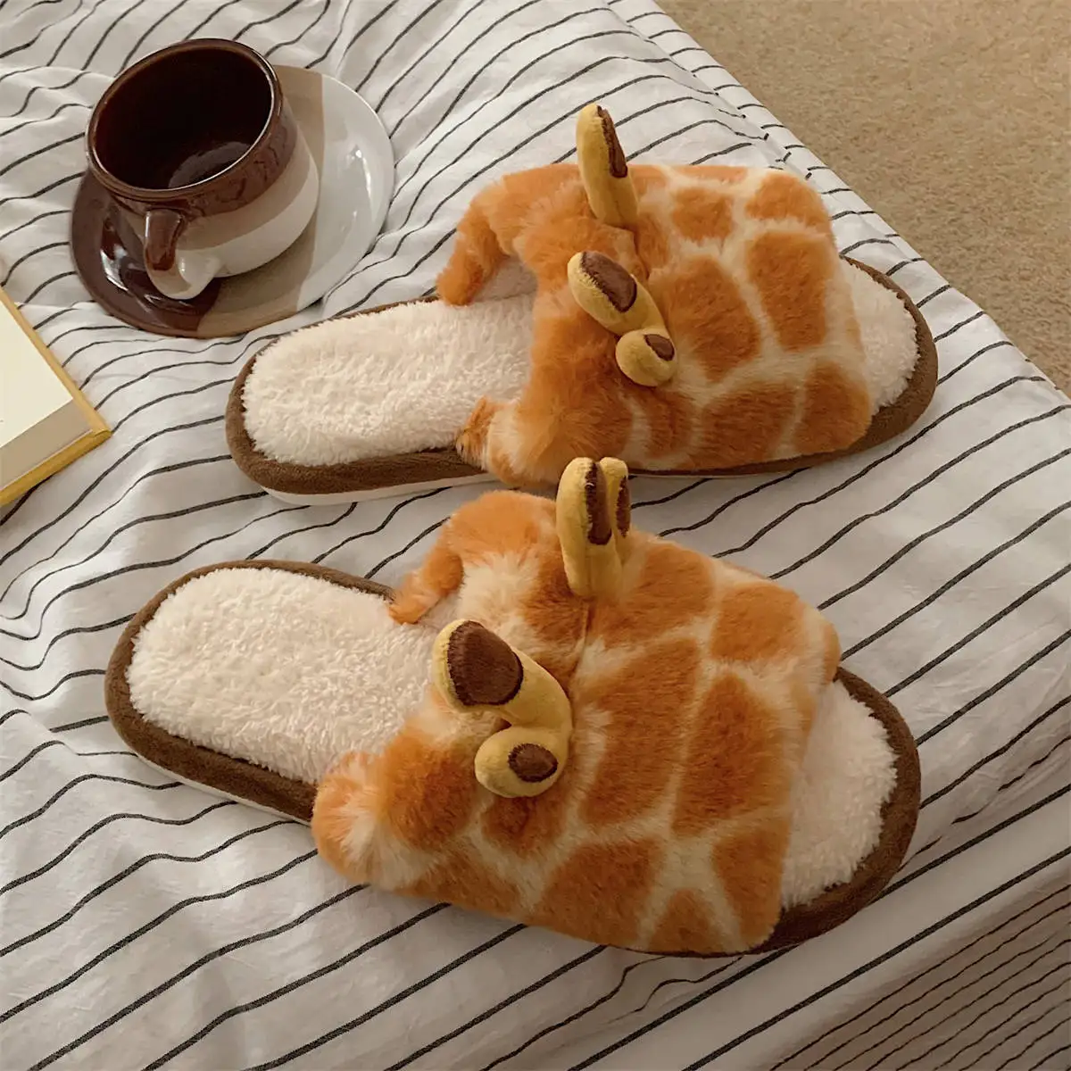

Women's Winter Indoor Warm Cotton Shoes Cute Cartoon Giraffe Fuzzy Slippers for Home Use Antislip Slides