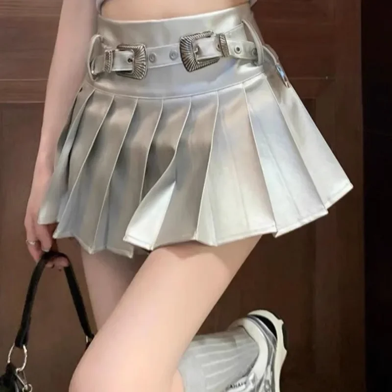 

MiiiiX High Street Hot Sexy Girl Silver Shiny Short Pleated Skirt 2024 Summer A-line PU Leather Skirt with Belt Female Clothes