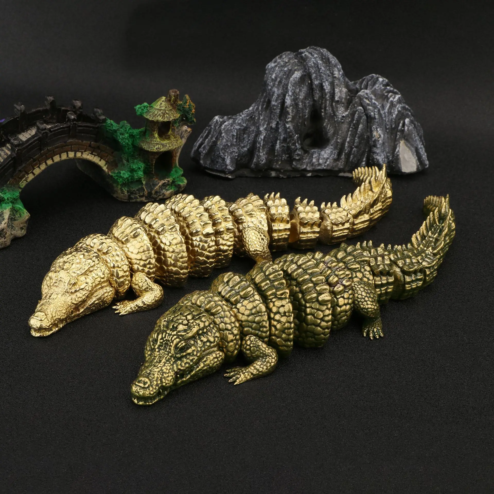 

Antique Copper 3D Crocodile Figurines Living Room Ornaments Chinese Alligator Miniatures Home Decoration Accessories Collection