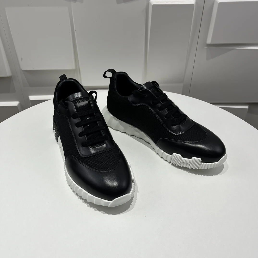 24 fall and winter couple new casual sneakers, fashion flat shoes, calfskin fabric, sheepskin lining, casual and versatile.