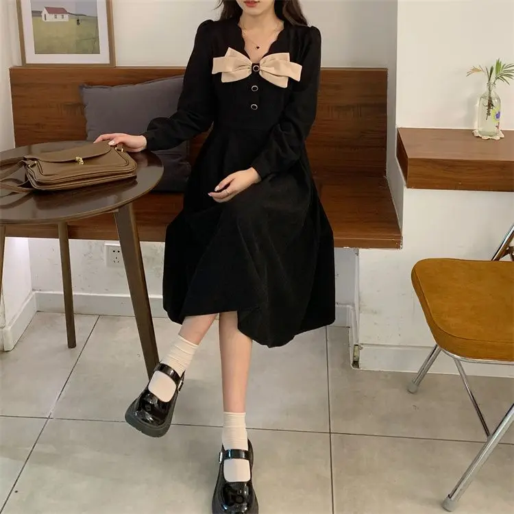 Retro Hepburn Style Dress Women\'s Plus Size Three-dimensional Bow Temperament Long Sleeved Small Black Dress