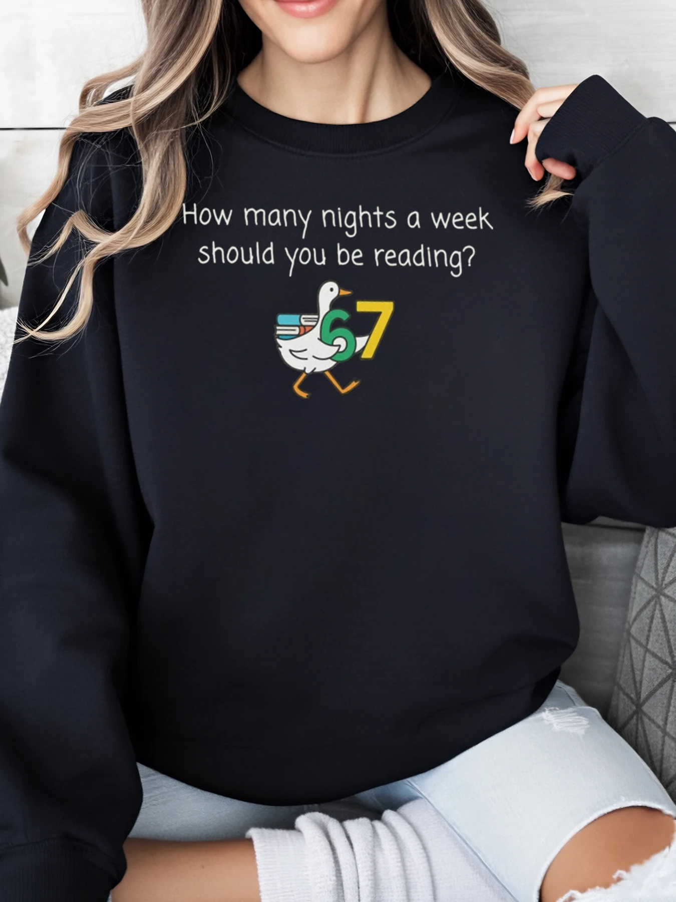 

Толстовка с принтом Duck Reading 67 Nights a Week, женская повседневная одежда на Хэллоуин, черная, больших размеров