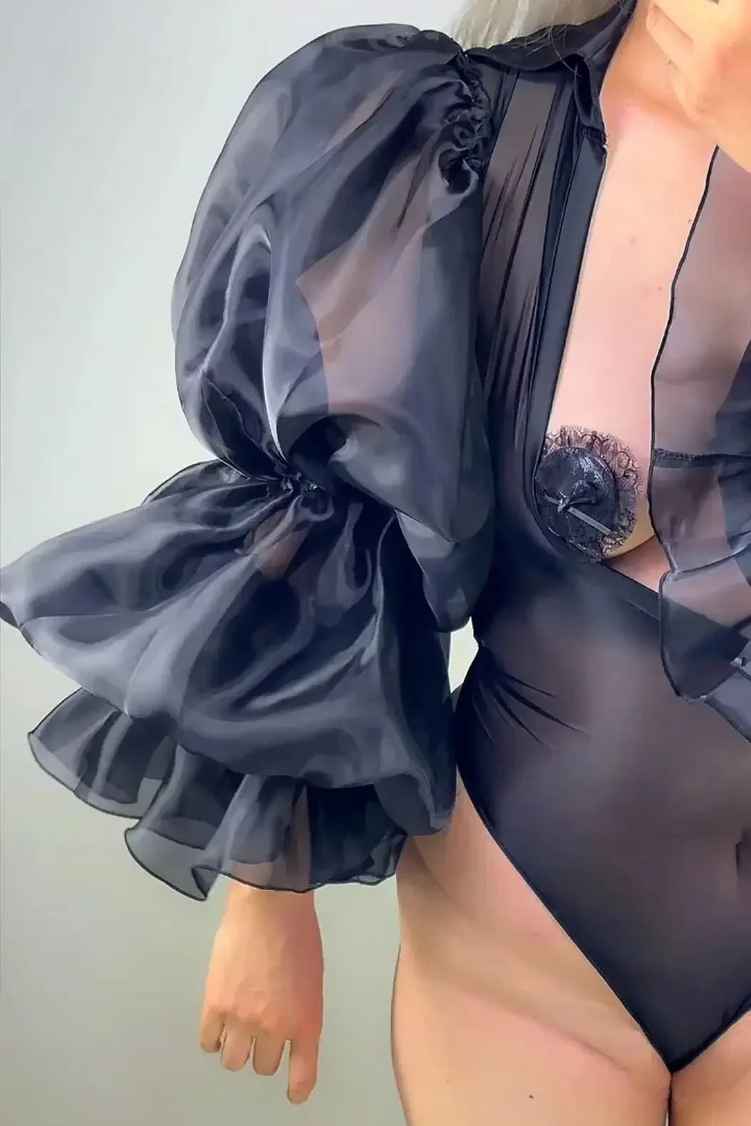 

Черные перчатки-накладки CLOUD SLEEVES длиной 100 см, большие, объемные, из кружева и тюля, сетчатые, съемные, свадебные, без пальцев