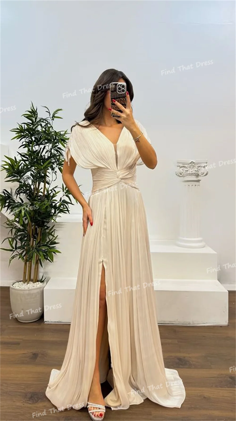 カスタムメイド Vネック シフォン ティアード プリーツ Aライン サイドスリット バックレス イブニングガウン マキシ クリスクロス サウジアラビア ドレス トレーン付き