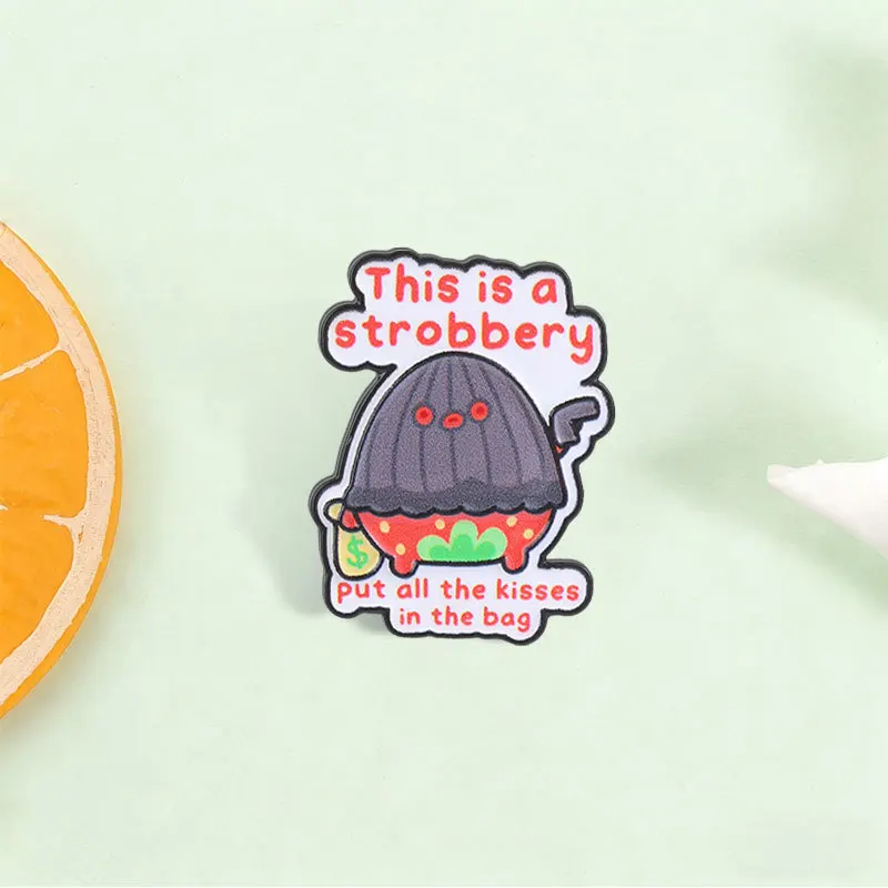 Divertido Broche Metálico de Fresa con Diseño de Dibujos Animados, Pin Esmaltado con Elegante Eslogan en Inglés, Ideal para Ropa, Mochilas y como Regalo.