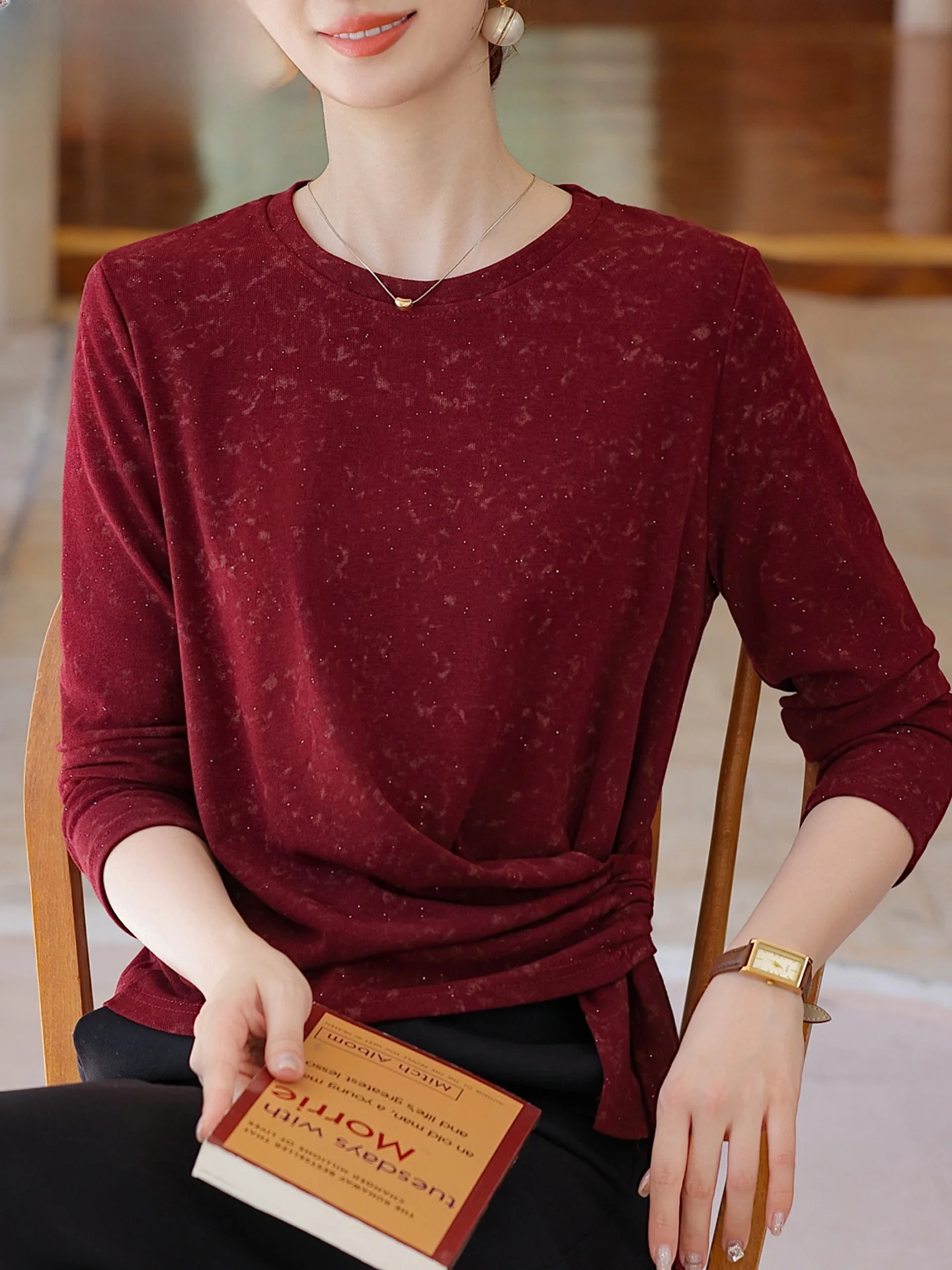 

Красная женская футболка с длинным рукавом, модная, свободного кроя, из полиэстера, для осеннего гардероба