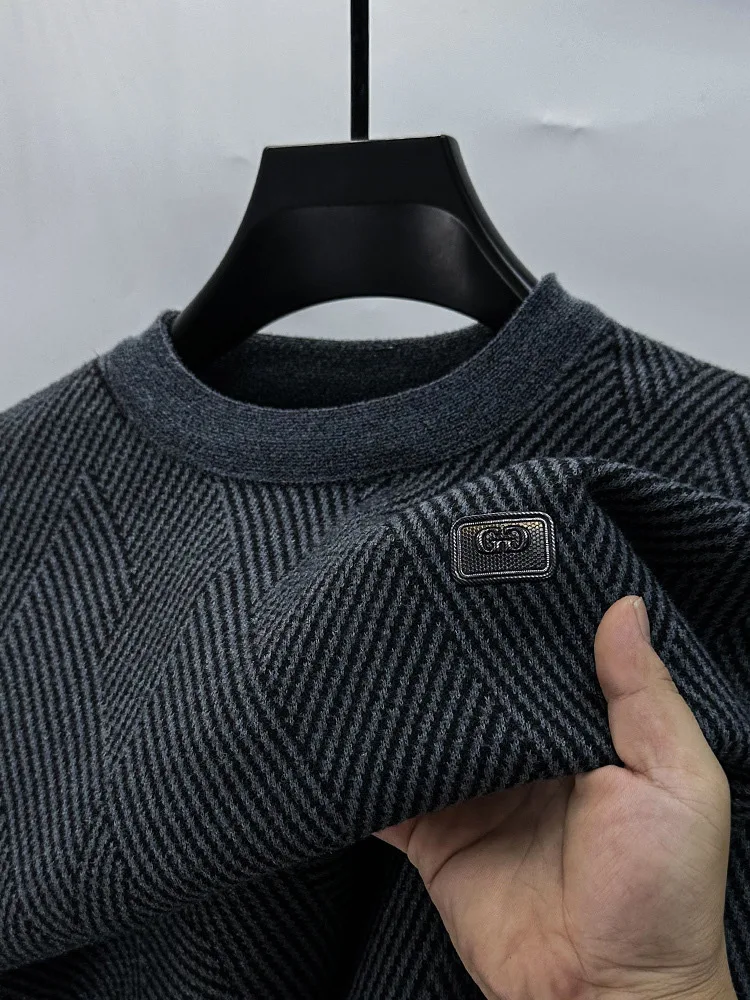 

Light Luxury Brand Embroidered Round Neck Knitted Sweater Men's Winter New Warm and Velvet Thickened Fashion Versatile Pullover