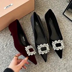 Décolleté a punta con strass donna tacco basso Glitter Satin Party Dress Shoes Suede Classy Fashion Square Buckle Slim Heel Mule Shoes