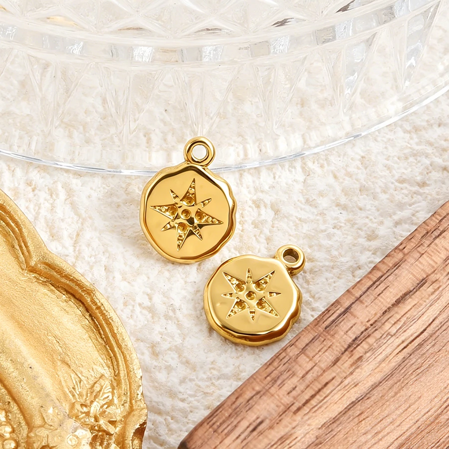 5 Stück goldfarbene Anhänger mit Strass-Cabochons in Herz-, Stern-, Augen- und Blumenform aus Edelstahl für die Schmuckherstellung. – Detail 6