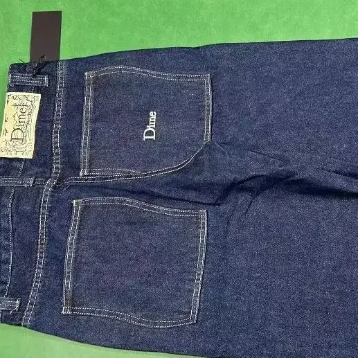 Pantaloncini di jeans ricamati larghi in cotone dritto Pantaloni da cinque pantaloni retrò americani da uomo Pantaloni da pattinatore da strada larghi estivi Y2k Cargo