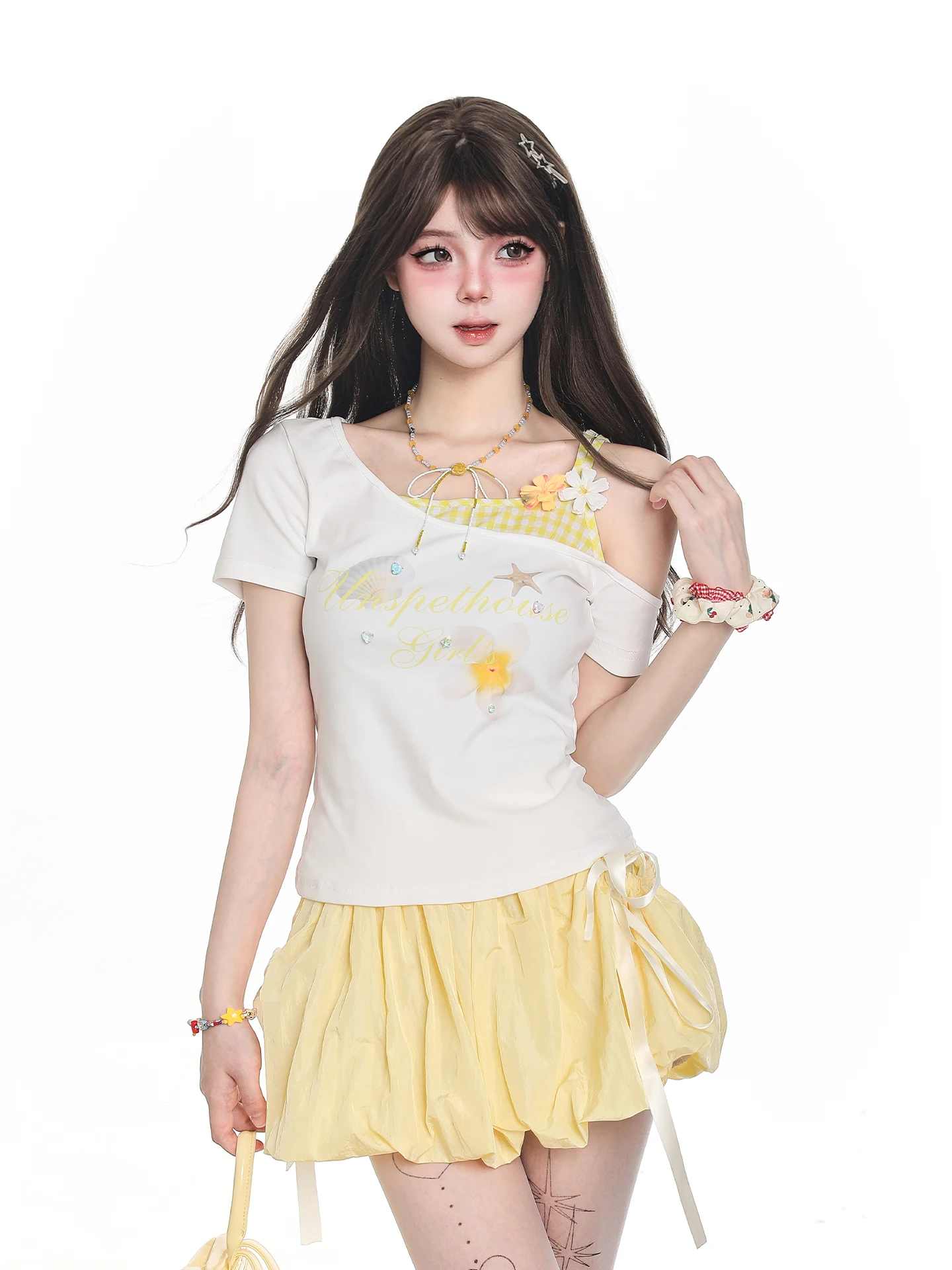 

Корейская шикарная футболка в клетку с цветочным принтом, женская летняя красивая футболка с открытыми плечами, повседневный топ из хлопковой ткани