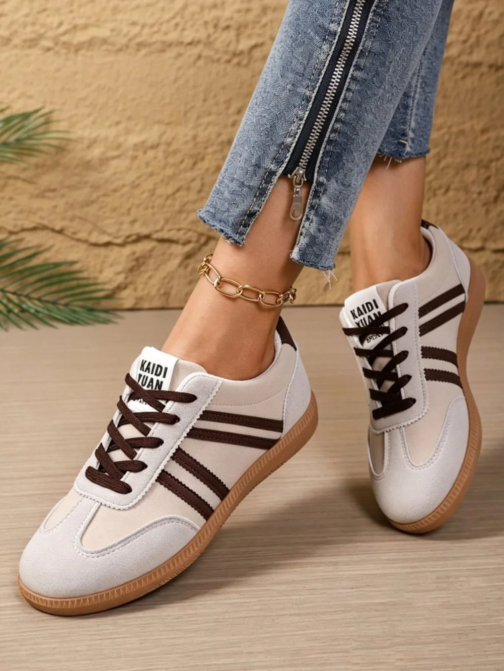 Leichte, bequeme Sneaker, modische, gestreifte Sportschuhe mit Schnürung, Damen-Freizeitschuhe, atmungsaktiv, niedrig geschnitten, mit Gummisohle. – Detail 11