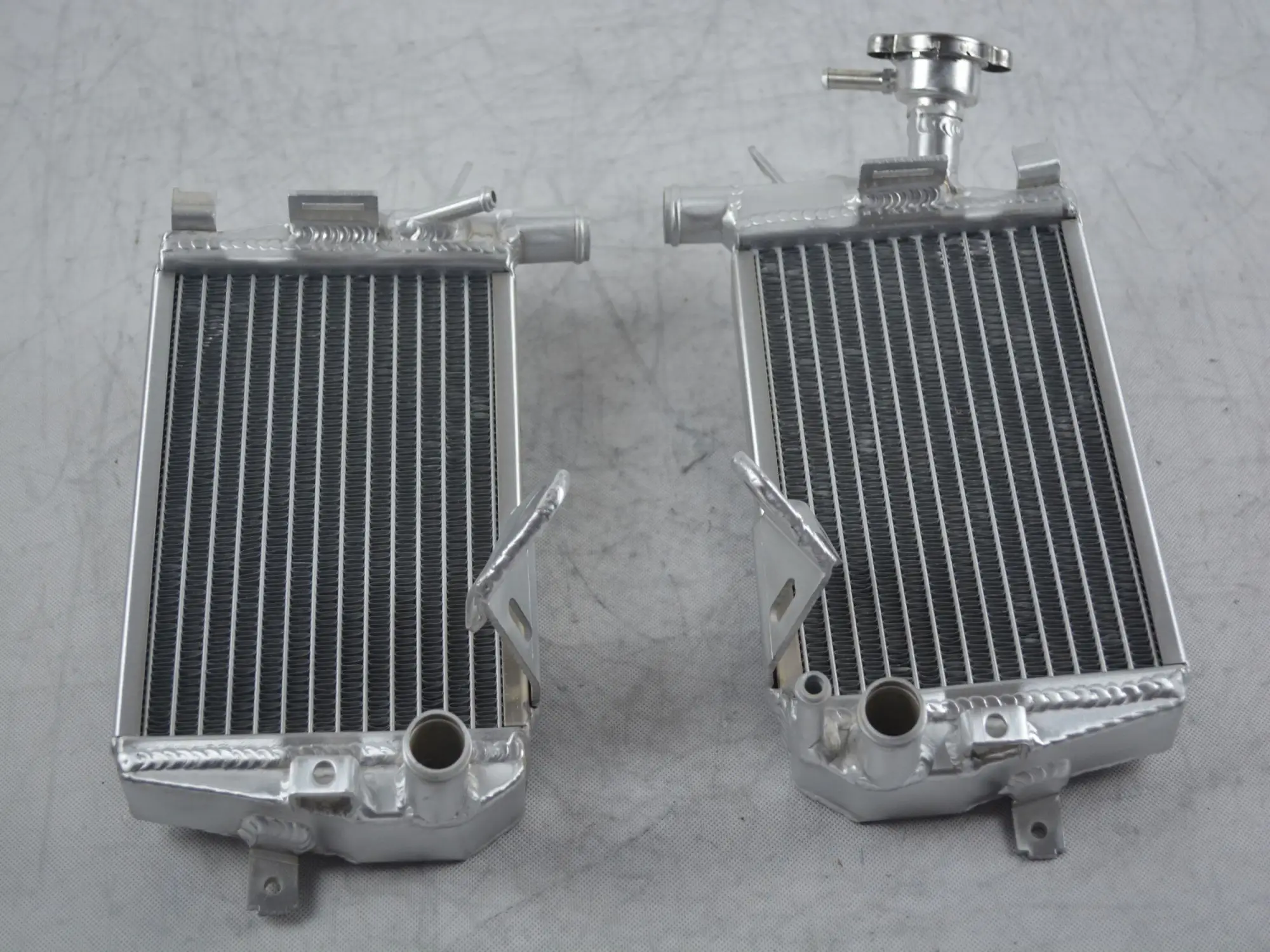 

Both sides of Aluminum Radiator For 2013-2018 BMW R1200GS LC K50 Cooler Cooling Coolant 2013 2014 2015 2016 2017 2018