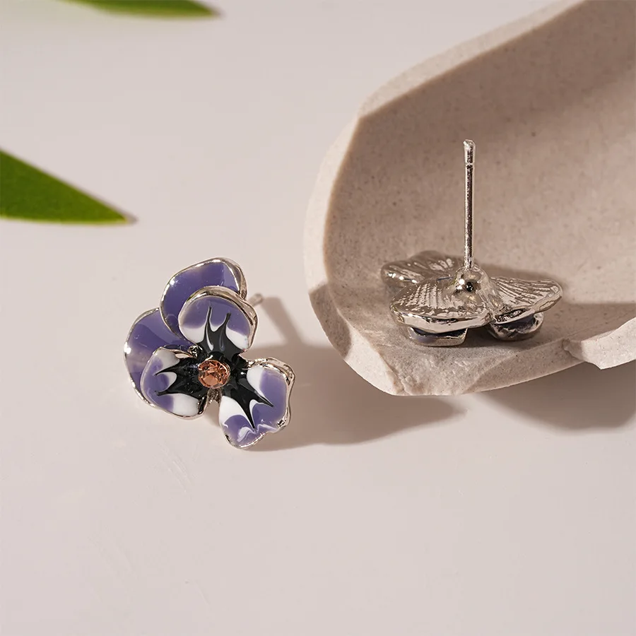 Boho Purple Flower Earrings Gradient Color Mini Oil Dripping Enamel Stud Earrings Retro Piercing Earrings Wedding Jewelry