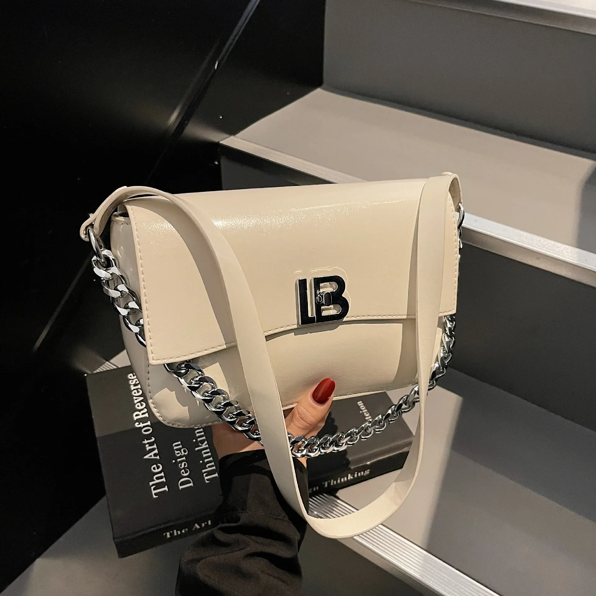 

2025 New Light Luxury Commuter Bag - Shiny Leather Small Square Shoulder Underarm Bag