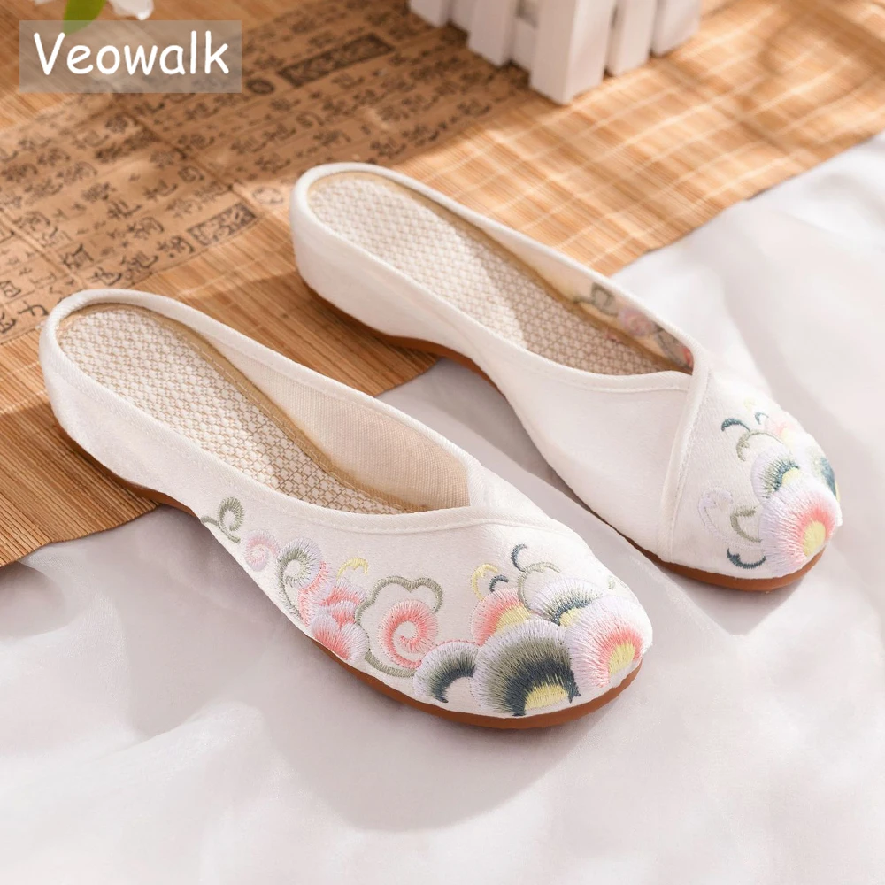 Veowalk All Season Women Satin Cotton Flat Mules Slippers Soft Comfortable Retro Slide Outdoor Canvas Home Shoes Green White