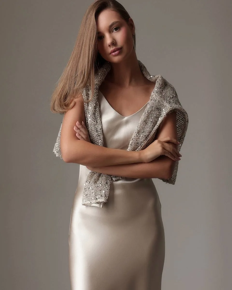 Moda lantejoulas fora do ombro manga comprida topo cor sólida verão casual solto oco camisa para mulher 2025