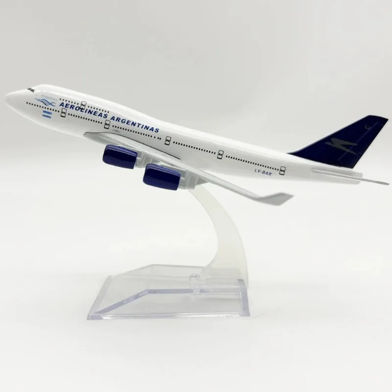 

Металлическая модель самолета B747-400 Аргентинских авиалиний, 16 см, масштаб 1:400, коллекционная игрушка для взрослых и мальчиков, для демонстрации