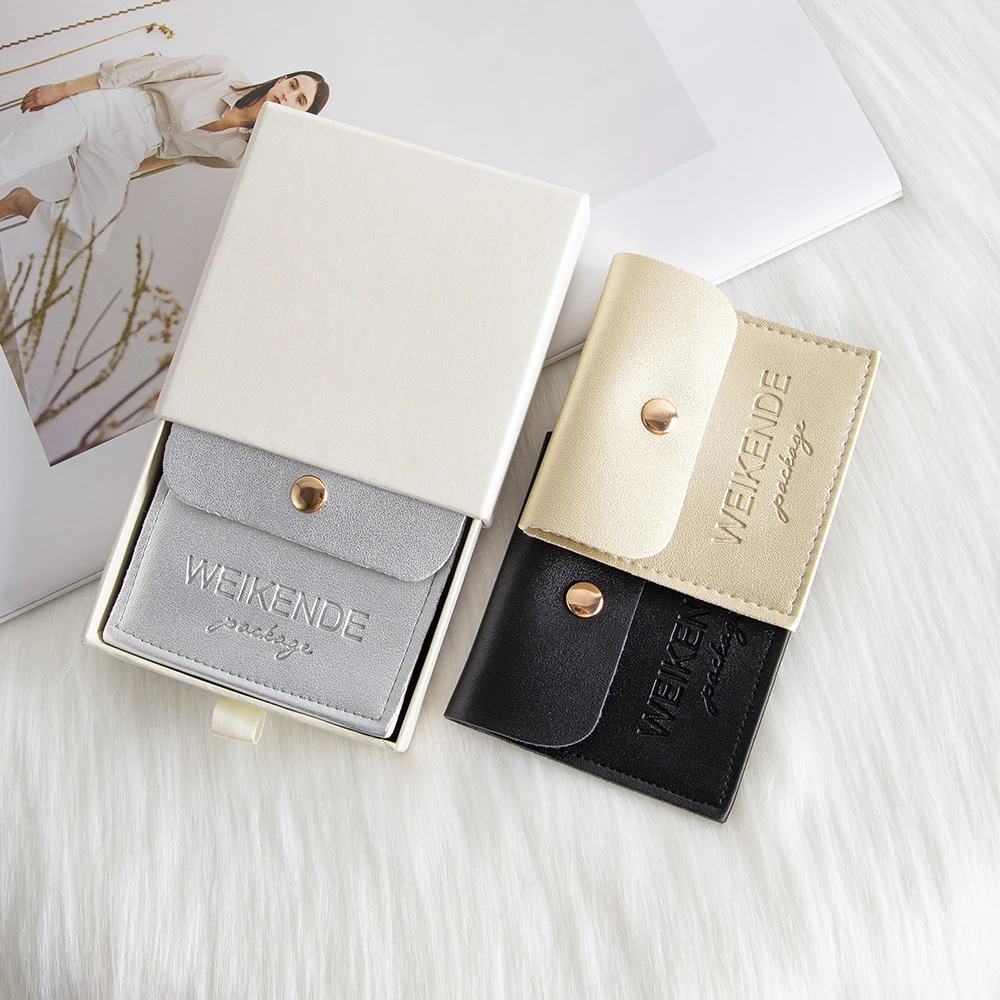 

Custom Logo Luxury Black Gold PU Bag Ring Necklace Jewelry Packaging Gift Pouches 8x8cm Personal Flap Sanp Jewellry Leather Bags