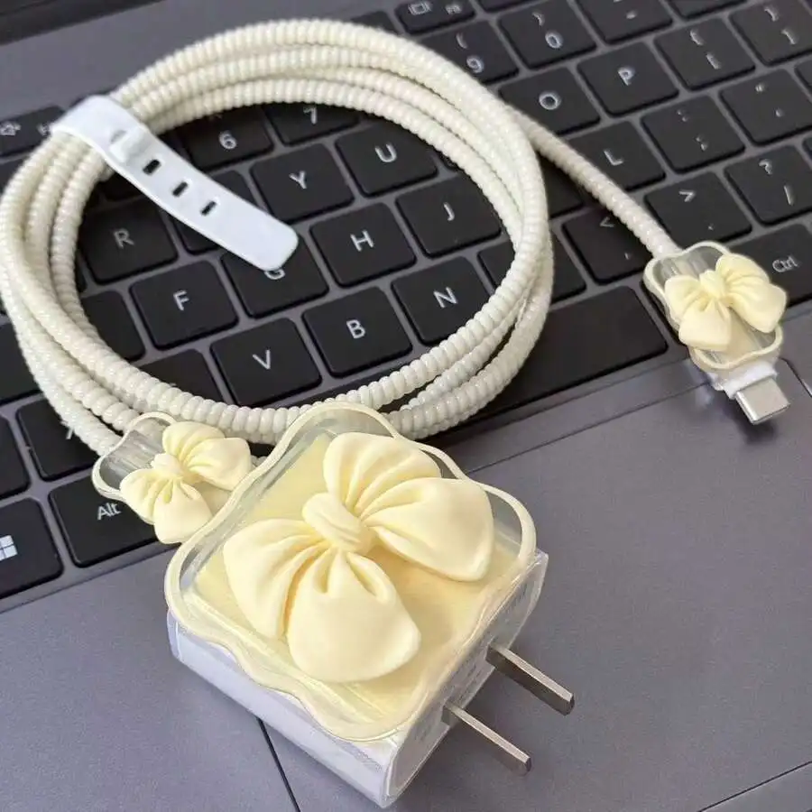 

5 шт. желтых защитных чехлов из TPU с 3D-бантом для зарядного устройства Apple 20W и кабеля, совместимых с iPhone 16/15/14/13