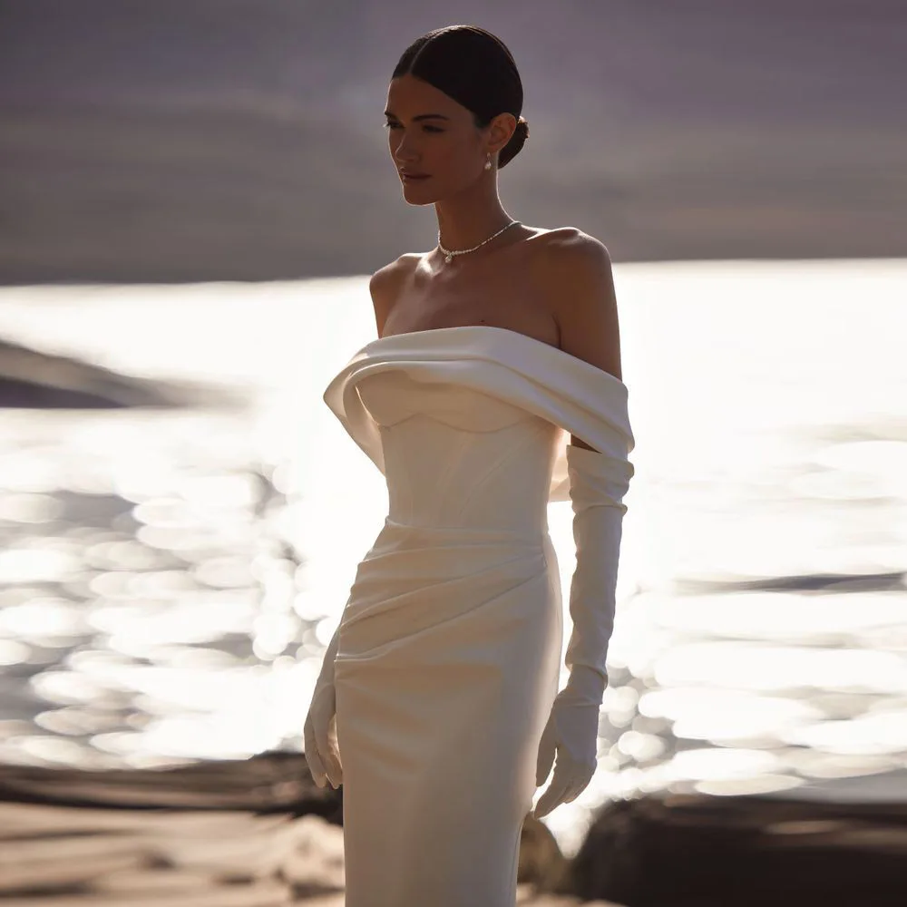 Vestido de novia elegante de sirena de satén personalizado, vestidos de novia sin tirantes con hombros descubiertos, vestido de novia con tren de barrido sin espalda 2025