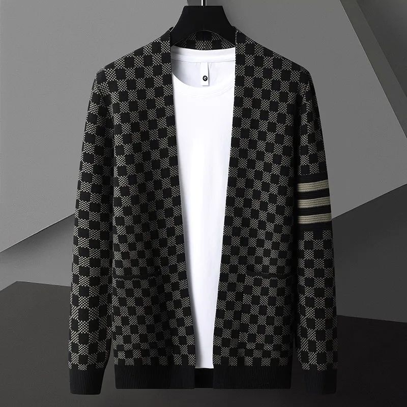 Premium brand striped knitted cardigan men\'s spring and autumn 2024 new fashion plaid jacquard shawl pocket casual sweater coat