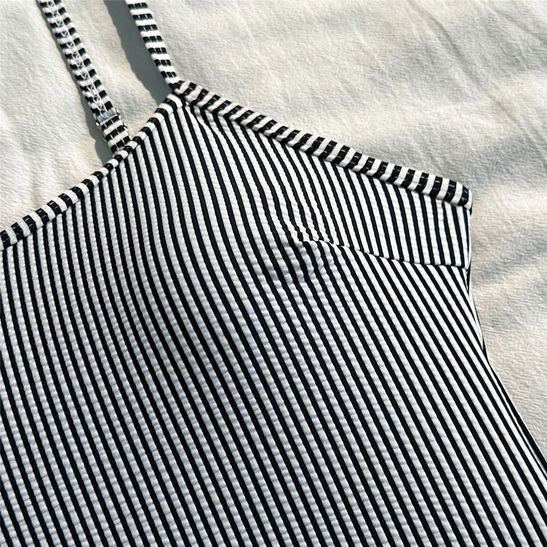 Gestreifter Tankini-Bikini mit hohem Beinausschnitt, zweiteiliger Badeanzug für Damen, gepolsterter Badeanzug, Badebekleidung, Modell V7443. – Detail 15