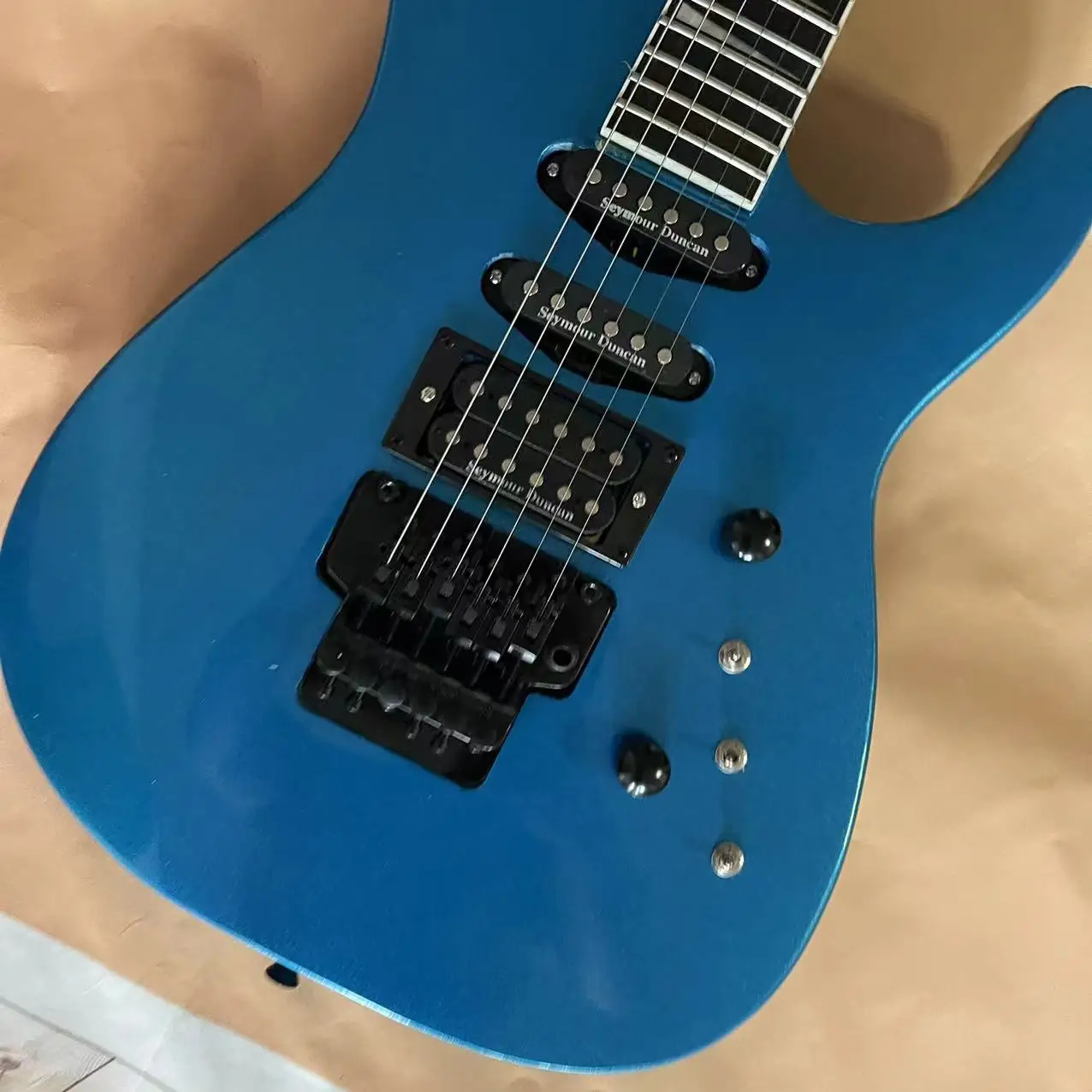 6 string electric guitar in stock, metal blue body, black accessories, factory real pictures, can be shipped upon order, free ho