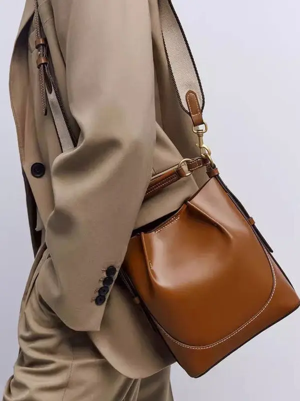

Brown Drawstring Casual Commuter Women's Handbag Fashionable Versatile Wide Shoulder Strap Bucket Bag PU Leather Handbag