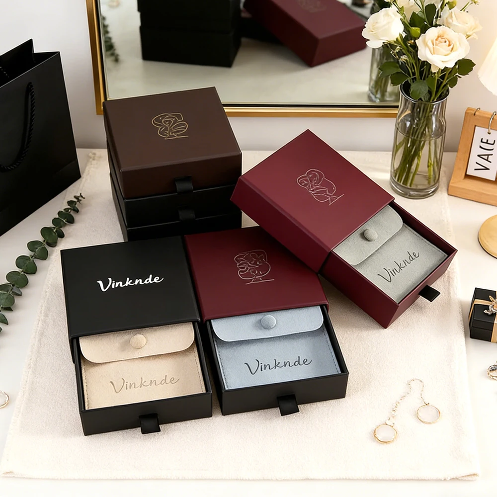 

Подарочная коробка для украшений с индивидуальным логотипом на День святого Валентина/свадьбу: для ожерелий, колец, серег, с выдвижным ящиком, из микрофибры, на кнопке