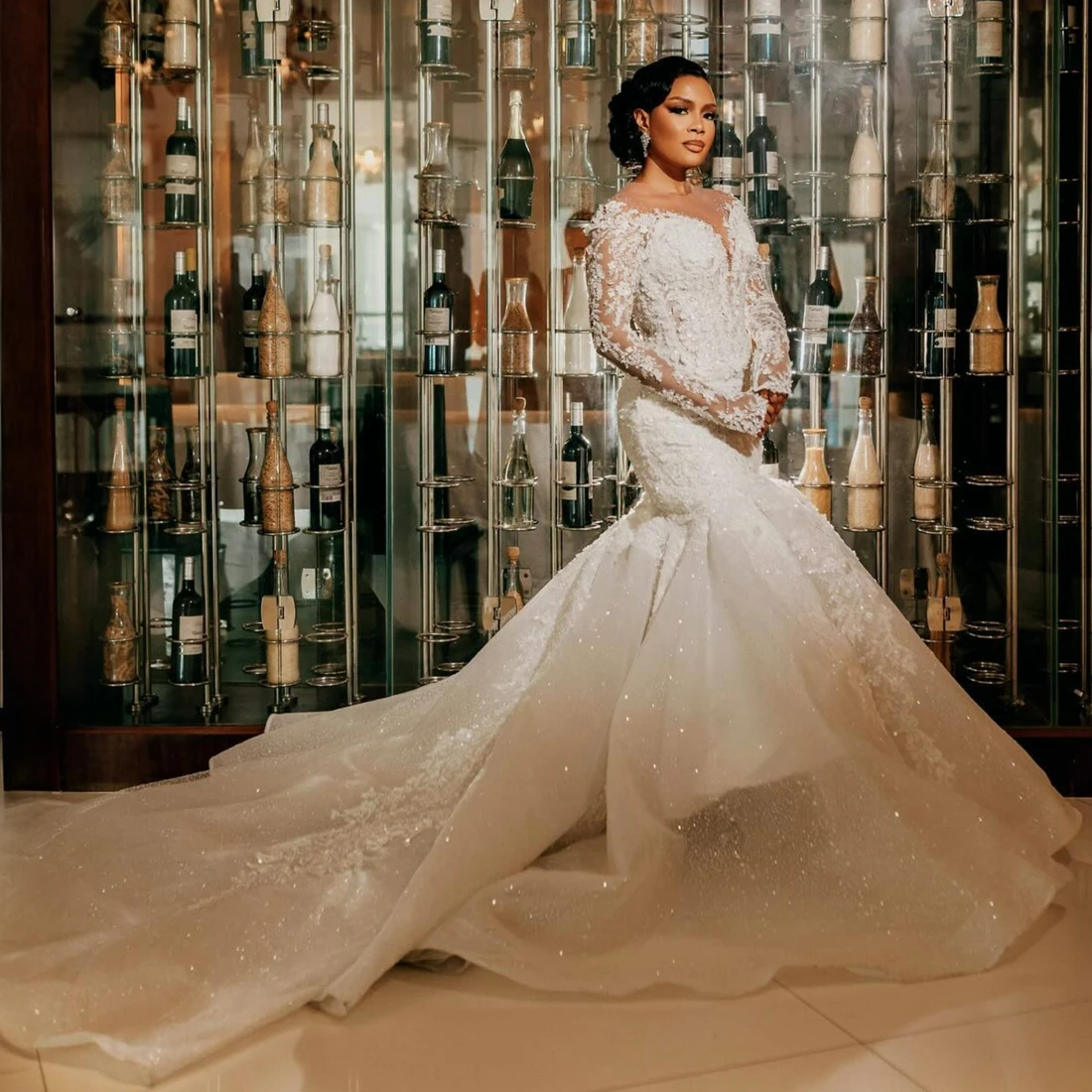 맞춤 제작된 시스루 네크라인 반짝이는 아플리케 비즈 브라이덜 드레스, 아프리카 교회용 긴팔 웨딩 가운