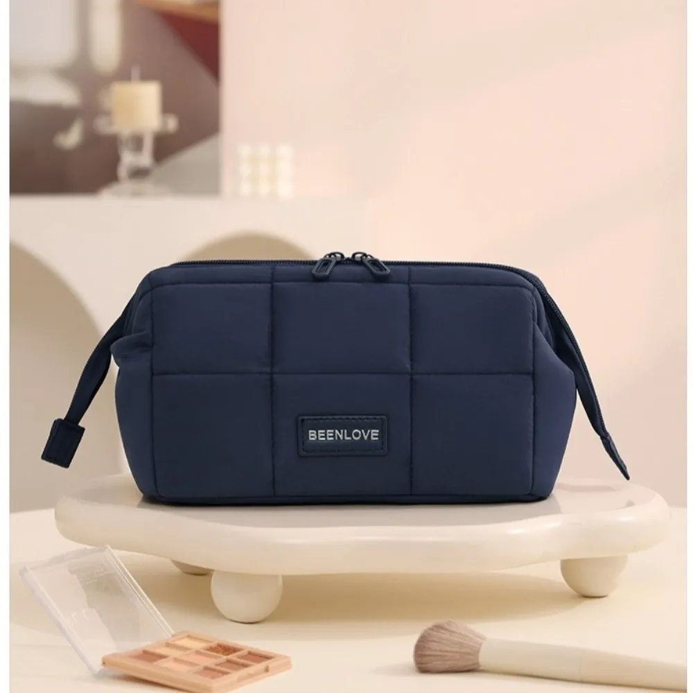 Wide-open Women Cosmetic Bag Handheld Large Capacity Makeup Organizer Multifunction Puffy Padded Toiletry Storage Bag Outdoor
