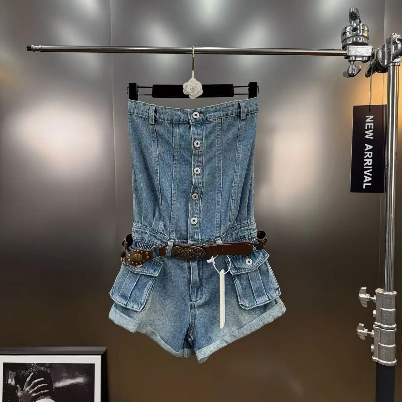 

Fashion 2025 Early Autumn Vintage Denim Shorts High Waist Slim Fit with Bralette