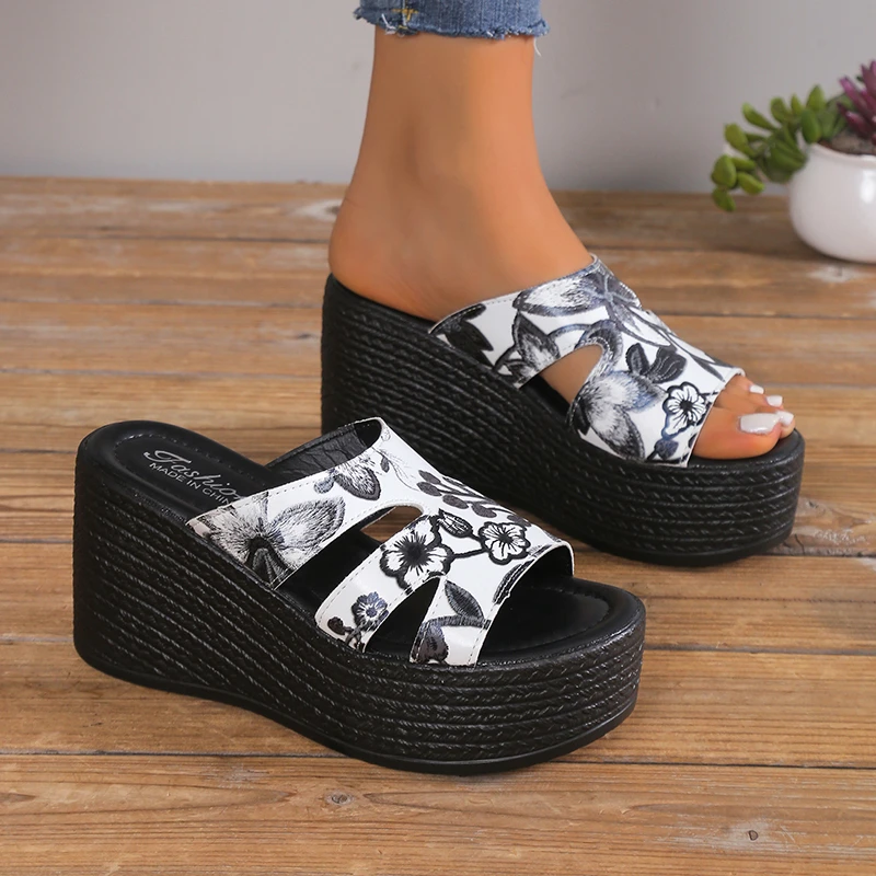 Wedge Lightweight Women 2024 Slip on Summer Fashion Flower Women Slippers Outdoor Platform Beach Shoes Big Size Slides Women