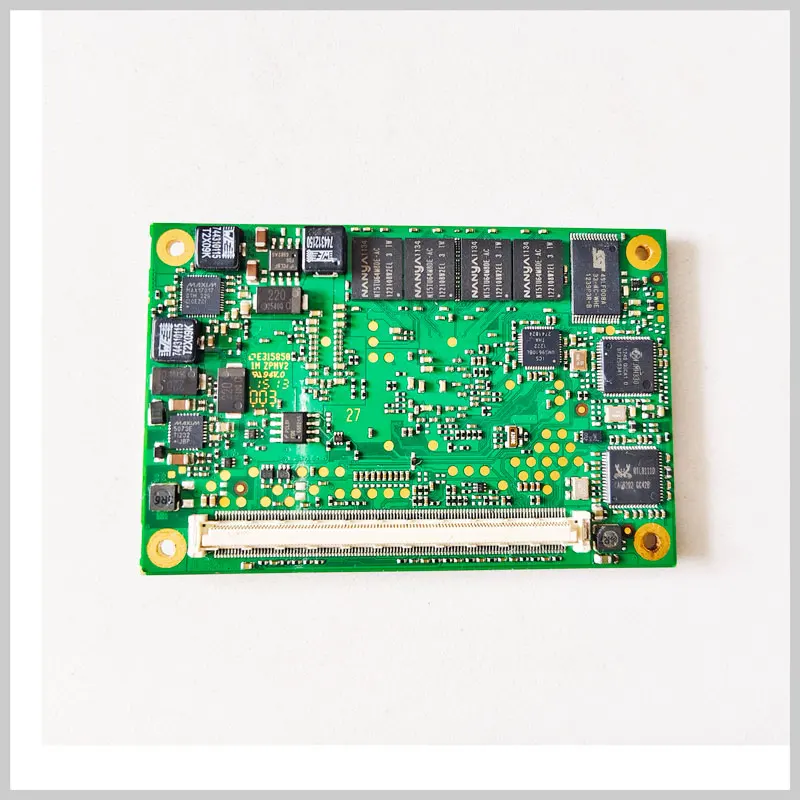 Toradex Robin Z5xx V2.2 産業用マザーボードの中央処理ユニット モジュールは、テスト中に正常に機能しています。