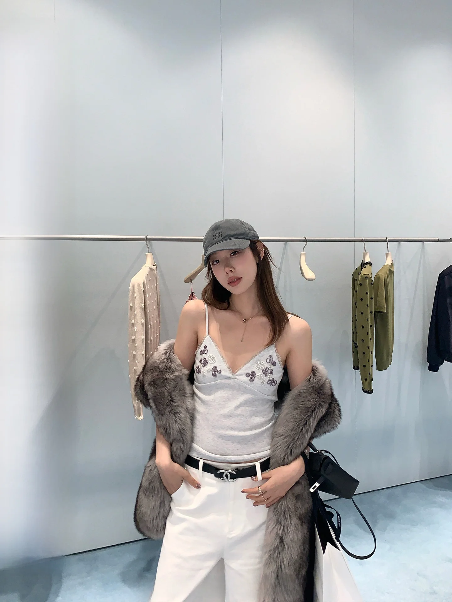 

Ranwear Sweet Style V-Neck Splice Lace Color Block Embroidered Beads Slim Fit Tank Top Women's Fashionable Commute Wear
