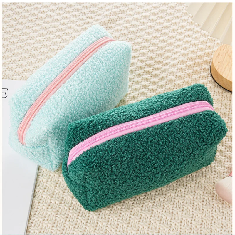 

Косметичка на молнии, плюшевая, милая, большая, однотонная, для женщин, дорожная, для макияжа, туалетных принадлежностей, для мытья, для ручек, 2026