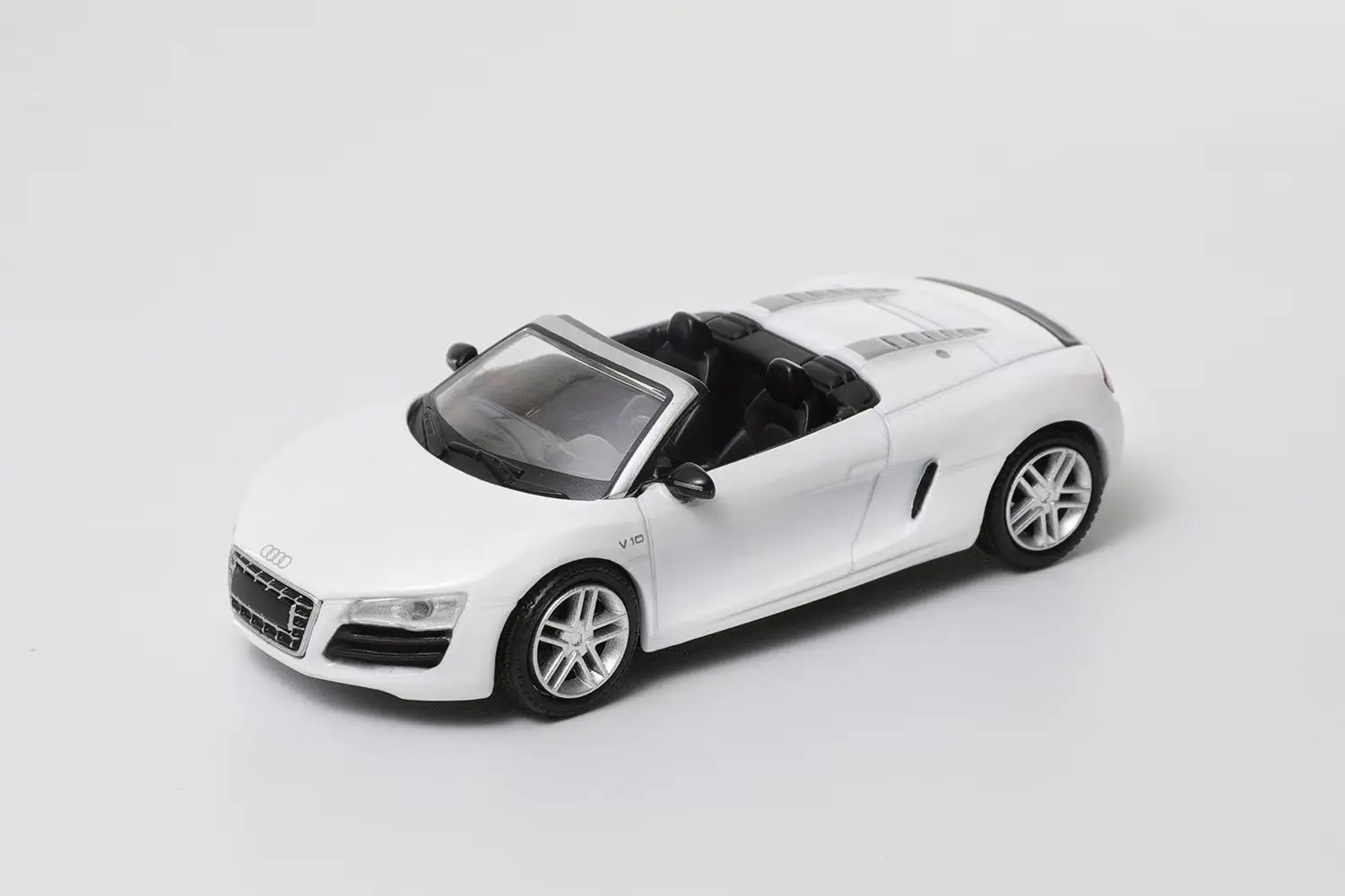 1:64 Audi R8 V10 Spyder Alloy Diecast Model Car