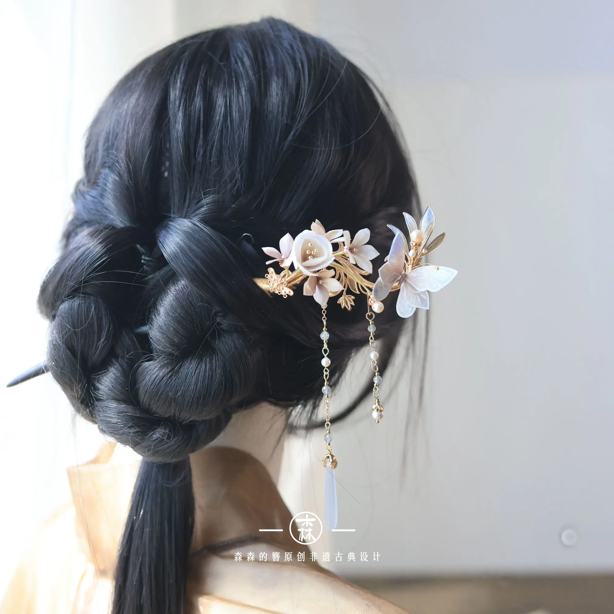 Cultural Heritage Velvet Flower Hair Stick New Chinese Style Wooden Hair Pin Ancient Style Hanfu Tassel Hair Accessory view 3