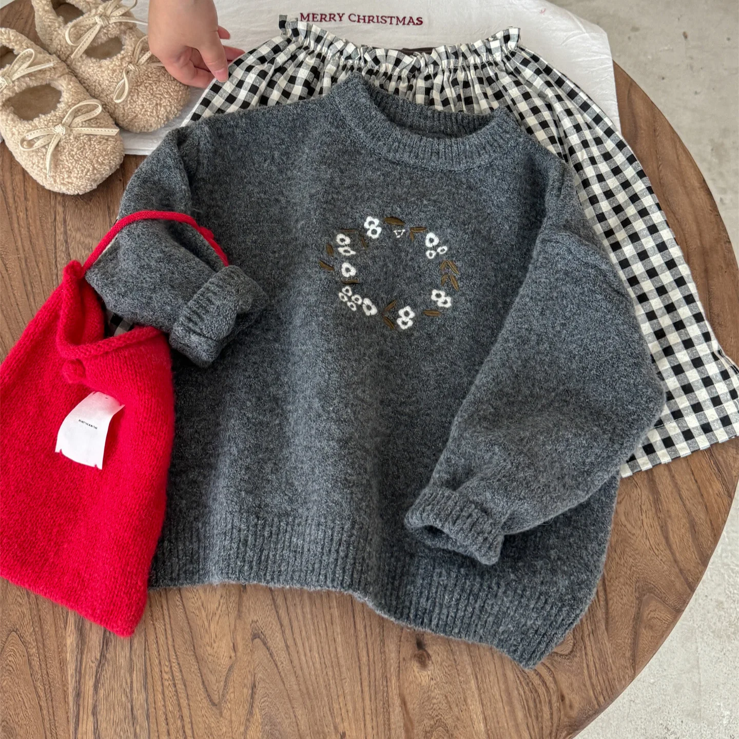 

Girls Sweater 2025 Autumn New Children's Clothing Korean Style Girl Baby Loose Embroidery Flower Pullover Sweater Casual