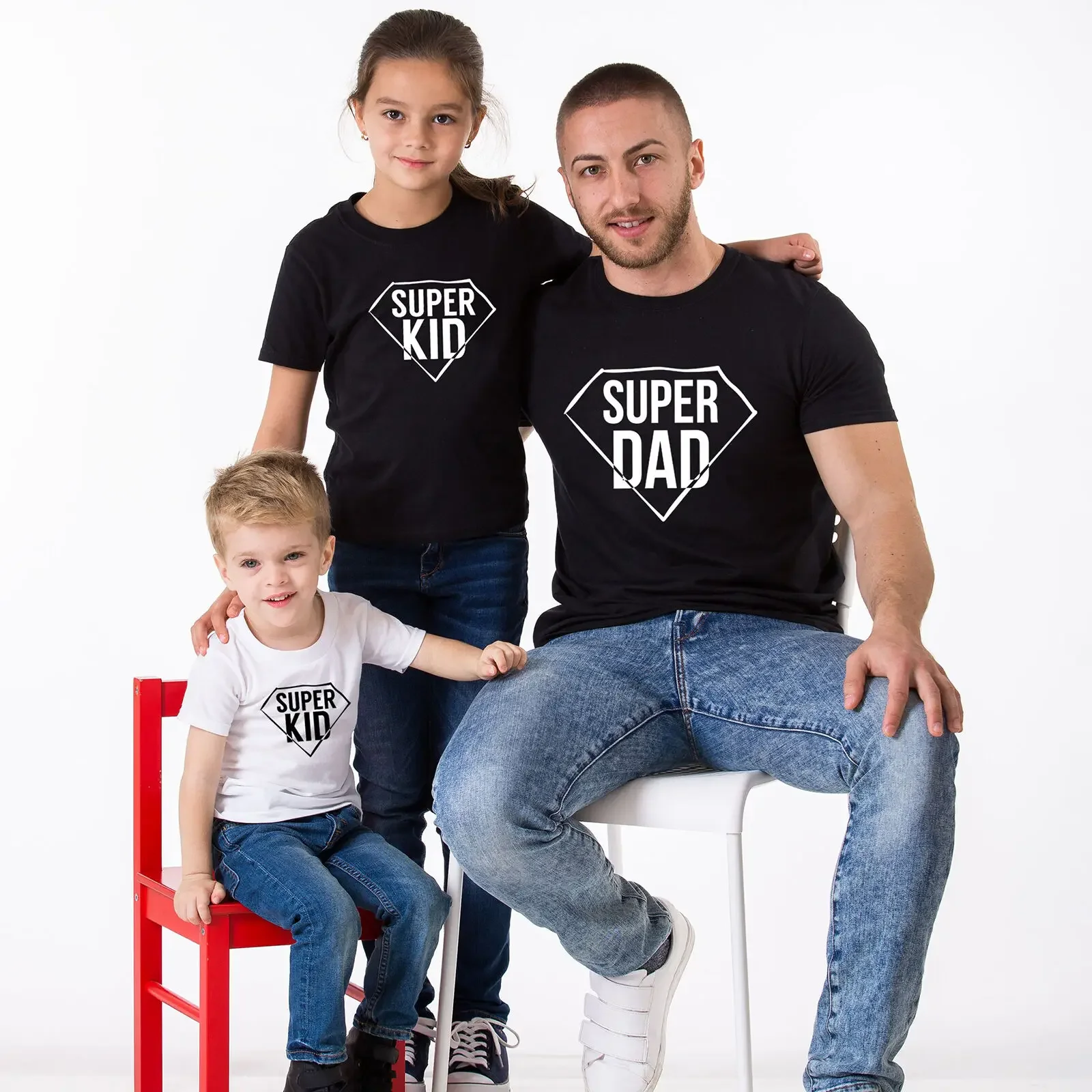 تي شيرت عائلي متطابق مع ملابس Super DAD Super MOM Super KID Mommy Daddy للأطفال
