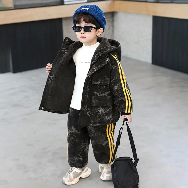 

Камуфляжный джинсовый комплект Thiened Fce для мальчиков, зимняя новинка, детская повседневная спортивная одежда, куртка с длинными рукавами и длинные брюки