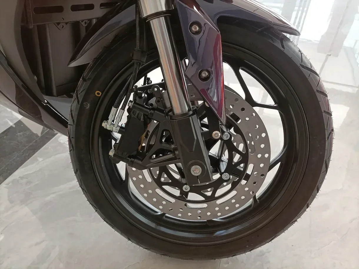 STLF أحدث بطارية ليثيوم للطاقة الجديدة عالية السرعة 72 فولت 84 فولت 96 فولت عالية السرعة 180 كم ساعة 200 كم ساعة دراجة نارية كهربائية للكبار