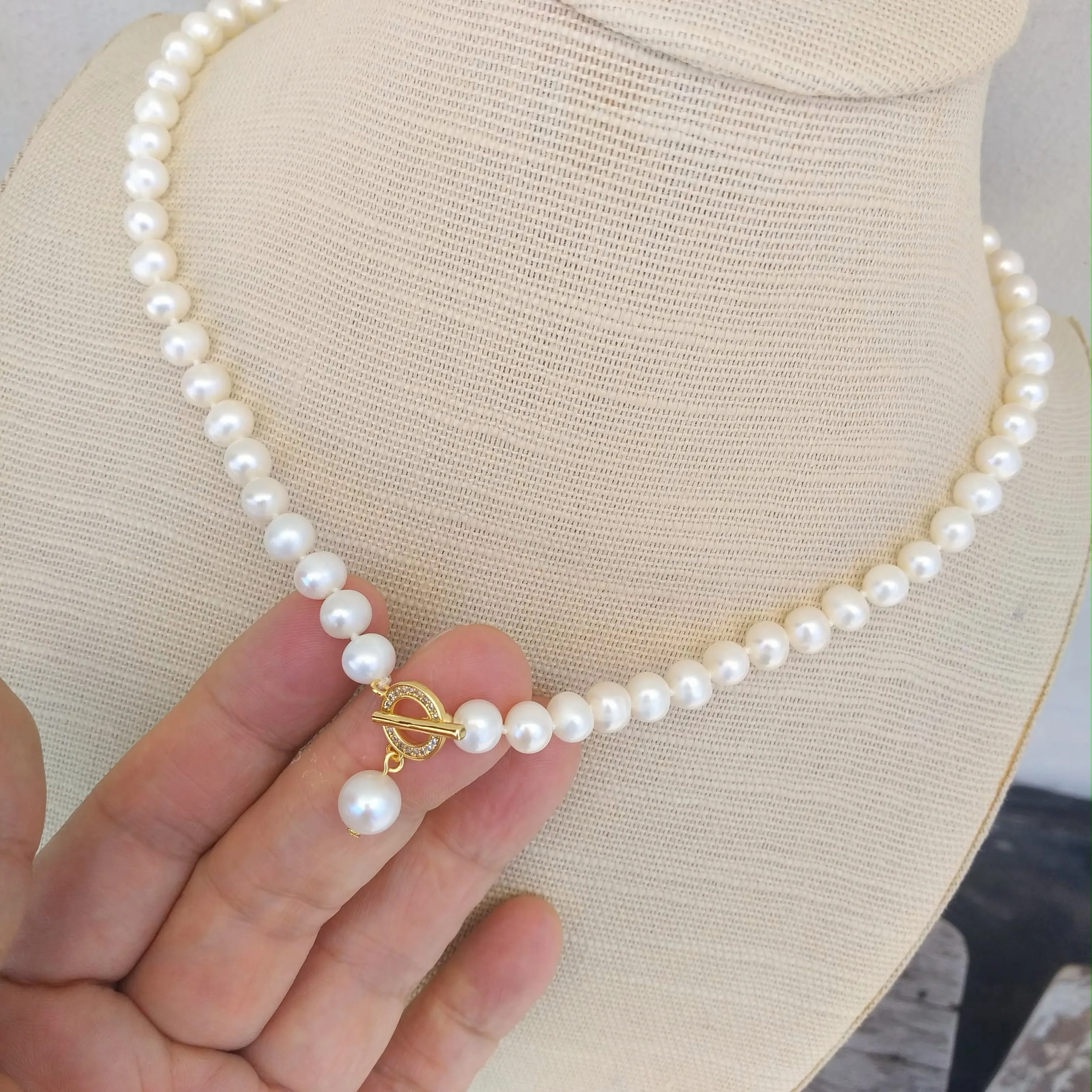 

New Beautiful Design 6-7mm Round White Akoya Natural Pearl Necklace 18Inch Pendant OT Clasp Suitable For Any Occasion