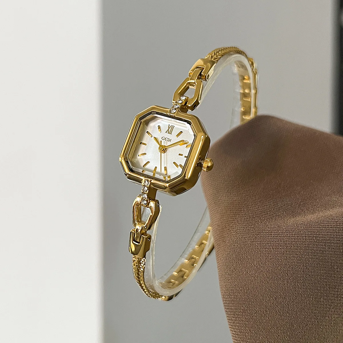 GEDI Brand Watch Women Square Exquisite high end Bracelet Light Luxury Retro Waterproof Ladies Fashion Quartz Clock chain Watche