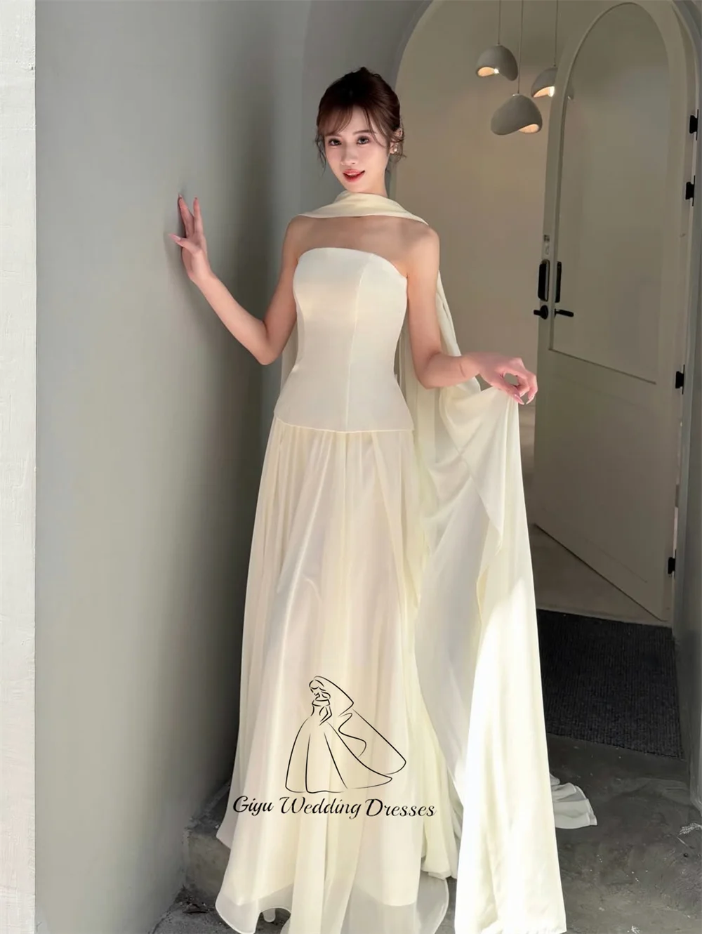 Giyu Elegant Champagne Strapless Wedding Dress With Detachable Cape A-Line Bridal Gown For Women Beach Wedding Customized