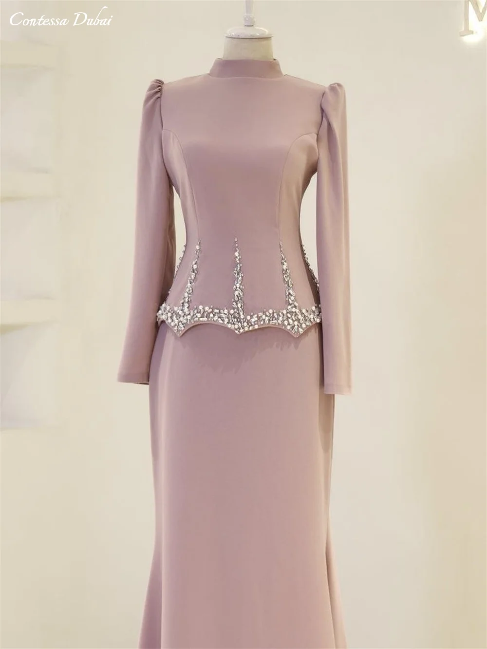 

Платье Contessa на заказ для свадебного гостя, вечернее платье, платье подружки невесты, торжественное платье, скромное атласное лиловое платье с пышными рукавами, жемчужный корсет 2025