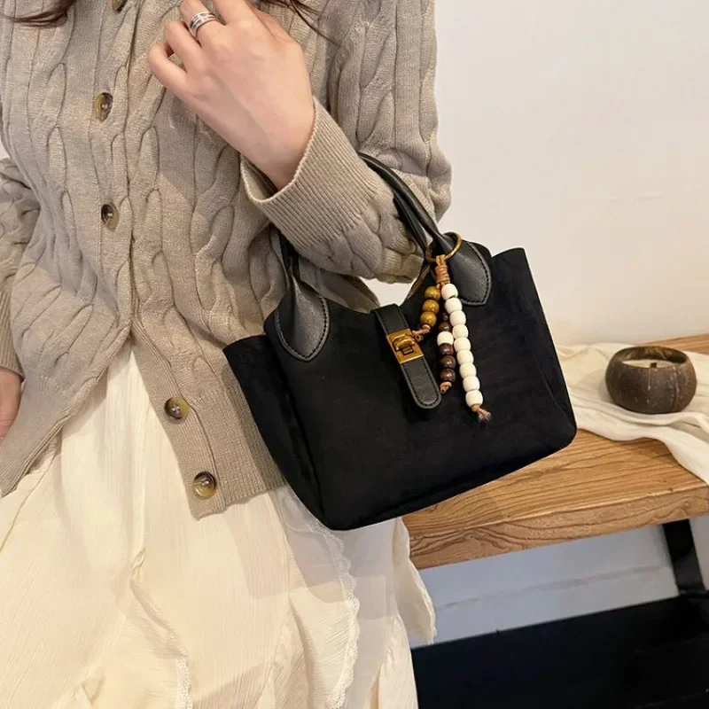 

Elegant Parisian Large Capacity Diaper Bags For Ladies Luxury Brand Tote Bag Simple Crossbody Bag Fashionable Messenger Bag